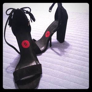 Elegant and comfortable ankle straps heels